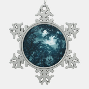 Bezaubernder Nachtwald mit Vollmond Schneeflocken Zinn-Ornament