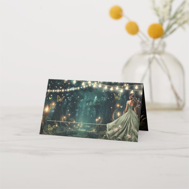 Bezauberndes Forest Sage Green Dress Quinceañera Platzkarte (Vorderseite)