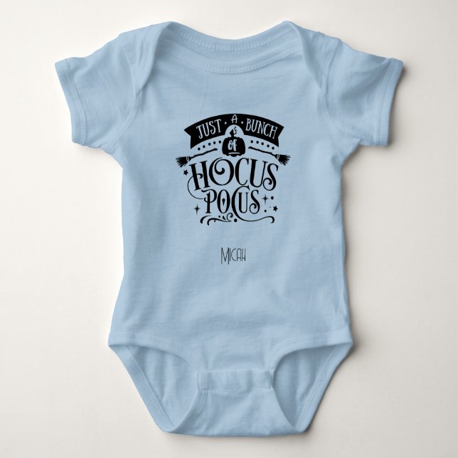 Bezauberndes "Just a Bunch Hocus Pocus" Name Baby Strampler (Vorderseite)