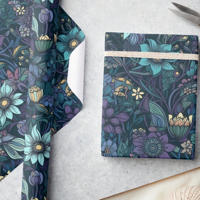 Bezauberndes Mitternachtgarten Vintage Blumendekou Geschenkpapier (Von Creator hochgeladen)