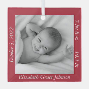 Bezauberndes Red Baby's First Foto, Name & Stats Ornament Aus Glas