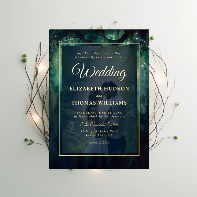 Bezauberte Waldhügelige Weinberge Gold Foto Hochze Folieneinladung (enchanted forest photo wedding invitation magical garden fairy lights vines greenery emerald gold)