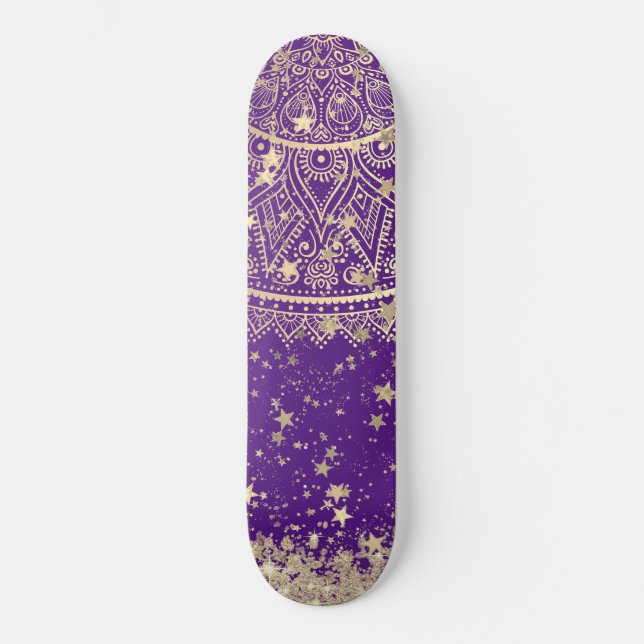 Bezauberung Mandalas mit Gold Stars auf Lila  Skateboard (Vorderseite)