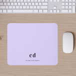 Bezeichnung der Initialen der Violettlavender Mono Mousepad<br><div class="desc">Ein eleganter violetter,  lavenderfarbener Hintergrund. Personalisieren und fügen Sie Ihre Monogramm-Initialen,  Buchstaben und vollständigen Namen.</div>