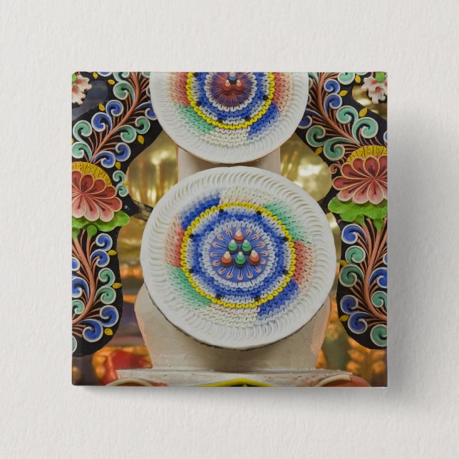 Bhutan. Zwergkuchen von Mönchen schmücken die Button (Vorderseite)