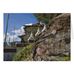 Bhutanische Schrift auf Felsen und nepalesische Ch