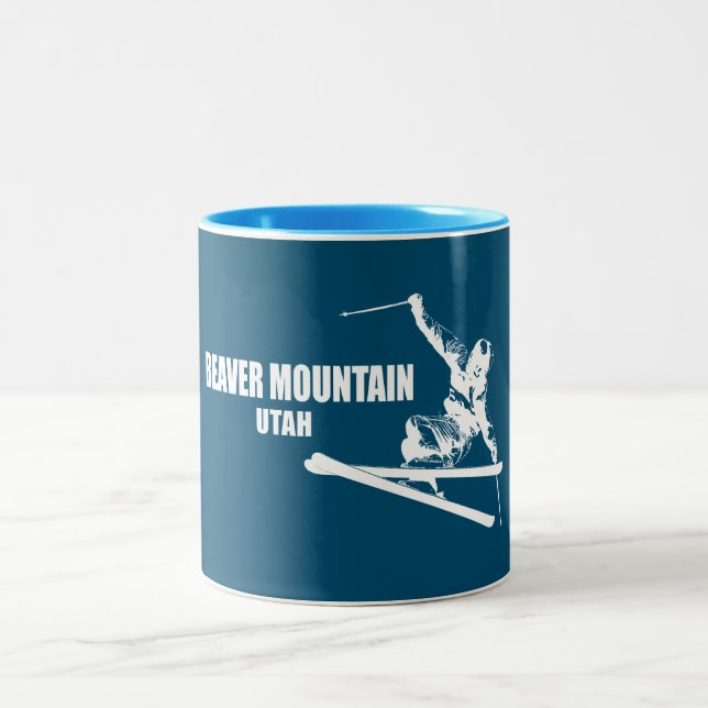 Biaver Mountain Resort Utah Skier Zweifarbige Tasse (Mittel)