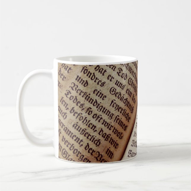 Bibelbuchseite mit Textur Kaffeetasse (Links)
