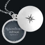 Bibelverse : Mein Geliebter ist meins und ich bin  Versilberte Kette<br><div class="desc">Bibelverse : Mein Geliebter ist meins und ich bin Seiner. Wunderschöner romantischer Bibelvers auf Vintager schwarzer Tafel mit dunklen Lichtkanten. Schrift aus dem Lied von Solomon. Ideal für Hochzeiten,  Jubiläen usw.</div>