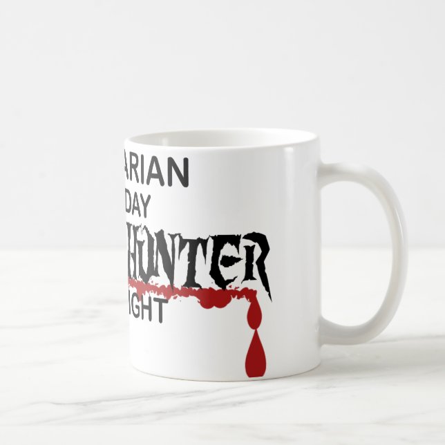 Bibliothekar-Zombie-Jäger Tasse (Rechts)