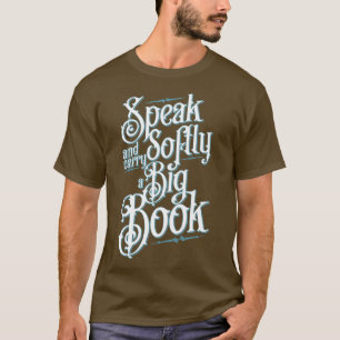 Bibliothekare sprechen sanft und tragen ein großes T-Shirt
