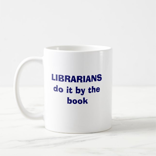 Bibliothekare tun es durch das Buch Tasse (Links)
