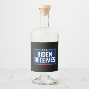 Biden erhält alkoholflaschenetikett