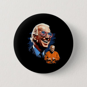 Biden lacht Trump, T-Shirt gegen Trump zu inhaftie Button
