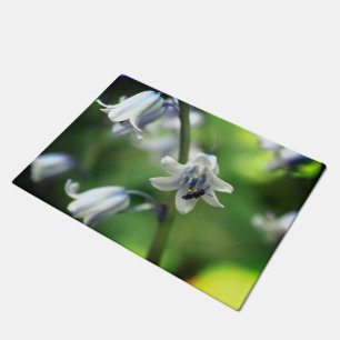 Biene auf Bluebell Blume Nah Fußmatte