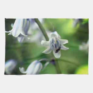 Biene auf Bluebell Blume Nah  Geschirrtuch