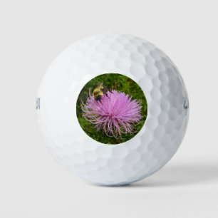 Biene auf Distelblüten-Natur Golfball