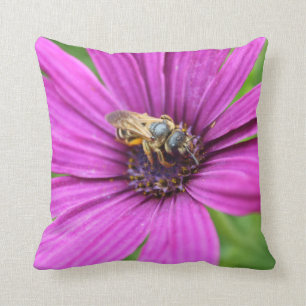 Biene auf einem Blumethrow-Kissen Kissen