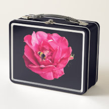 Biene auf einer dunkelrosa Blume