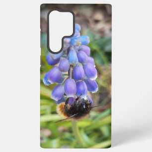 Biene auf Muscari Armeniacum, Traubenhyazinthe Samsung Galaxy Hülle