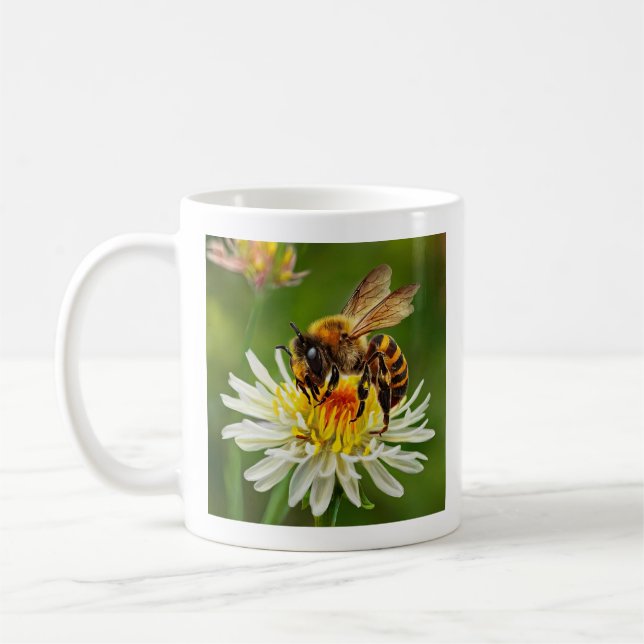 Biene auf Weiße Blume Kaffeetasse (Links)