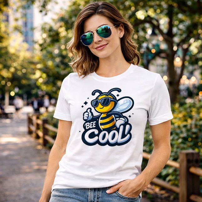 Biene Cool | Fun Cartoon Bee Design Tri-Blend Shirt (Von Creator hochgeladen)