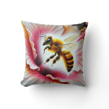 Biene, die eine blühende Hibiskus-Blume befruchten