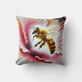 Biene, die eine blühende Hibiskus-Blume befruchten Kissen