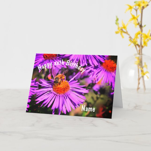 Biene On Lila Aster Blume Personalisiert Geburtsta Karte (Gelbe Blume)