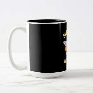 Bienen eine Chance geben Zweifarbige Tasse