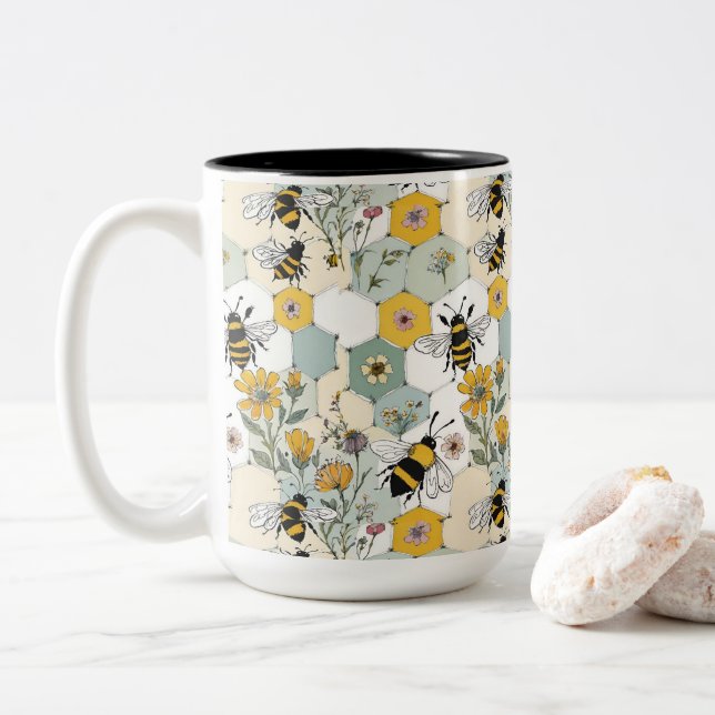 Bienen in einer Honeycomb Wildblume Patchwork Blum Zweifarbige Tasse (Mit Donut)