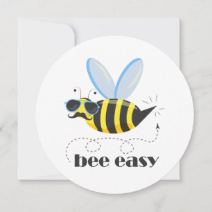 Bienenfigur mit Schnurrbart-Sonnenbrille Bee Easy Einladung