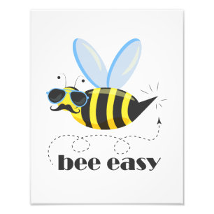 Bienenfigur mit Schnurrbart-Sonnenbrille Bee Easy Fotodruck