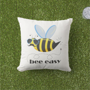 Bienenfigur mit Schnurrbart-Sonnenbrille Bee Easy Kissen