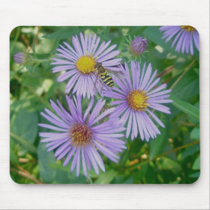 Bienenfliegen & Lila Asters Mousepad
