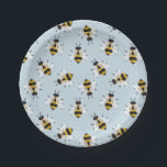 Bienenstelle Gemusterte Papierplatte Blau Pappteller<br><div class="desc">Diese skurrilen und blauen Party-Teller sind mit süß illustrierten Bienen ausgestattet,  die das perfekte Beisammensein zu einer Babydusche machen,  die die Mutter und den Baby-Boy-to-be feiert.</div>