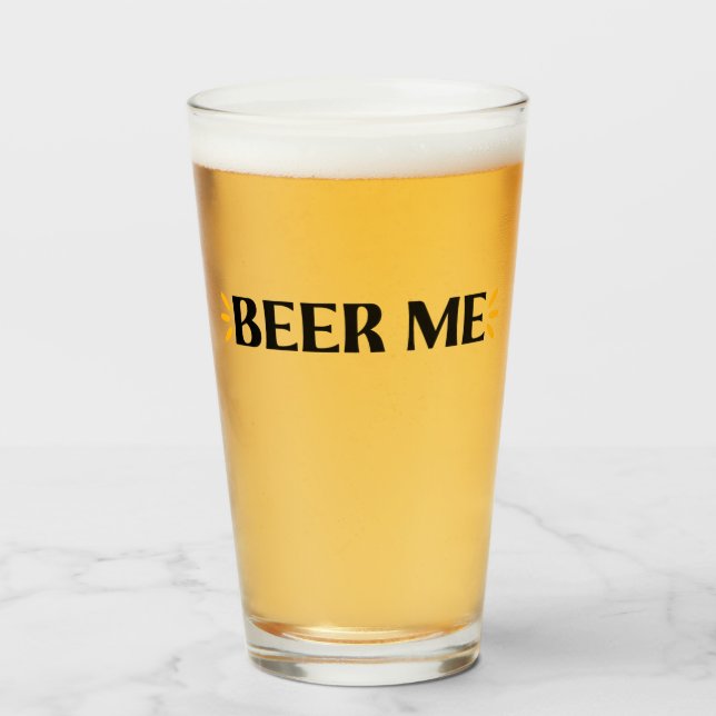 Bier her | Lustige Typografie Pint-Glas Glas (Vorne (Gefüllt))