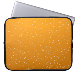 Bier mit winzigen Blasen Hintergrundkunst Laptopschutzhülle
