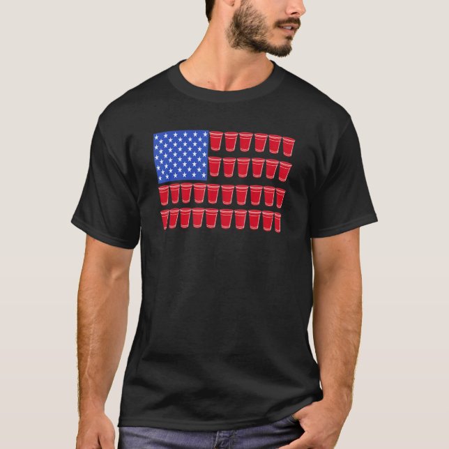 Bier Pong Drink American Flag Red Solo Cups T-Shirt (Vorderseite)