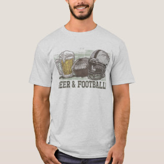 Bier u. Fußball durch Mudge Studios T-Shirt