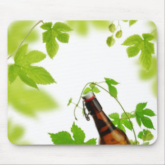 Bier und frische Hopfen Mousepad