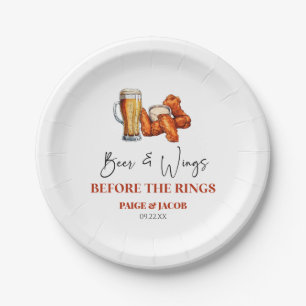 Bier und Wings vor dem Rings-Probeessen Pappteller