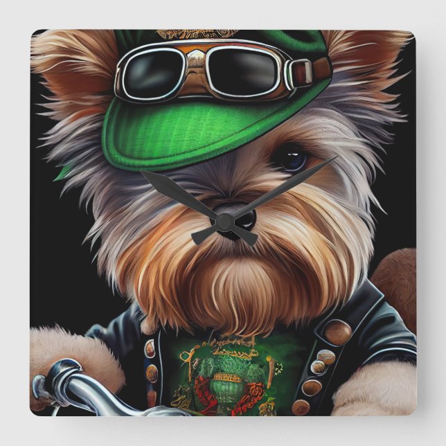 Biewer Terrier Dog Autofahrrad St. Patrick's Day Quadratische Wanduhr (Vorderseite)