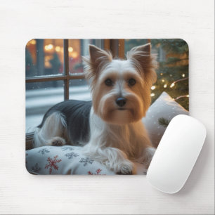 Biewer Terrier mit Weihnachtsbeleuchtung Urlaub Mousepad