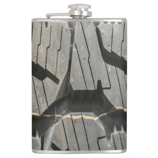Big Automotive Autos alte Reifen Black Road Trips Flachmann