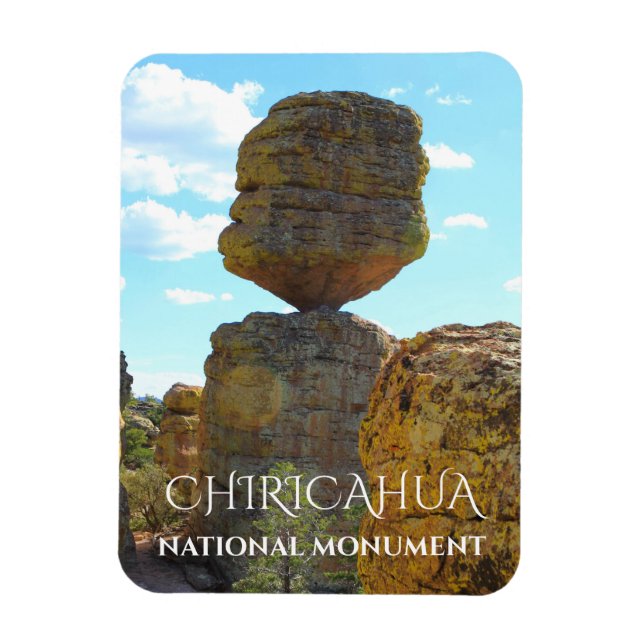 Big Balanced Rock, Chiricahua National Monument Magnet (Vertikal)