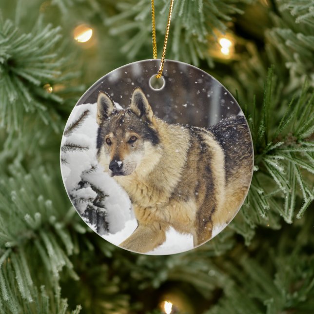 Big Beautiful Wild Wolf im Schnee Keramik Ornament (Baum)