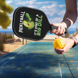 Big Dill Funny Pickle Pickleball Schläger<br><div class="desc">Personalisieren Sie diese Vorlage, und wählen Sie dann die Option, um weitere Optionen anzupassen, löschen oder ändern Sie die Farbe des Hintergrunds, fügen Sie Text, ändern Sie den Text Farbe oder Stil, oder löschen Sie den Text für ein Bild nur Design. Wenn dieses Produkt die Möglichkeit hat, das Design auf...</div>