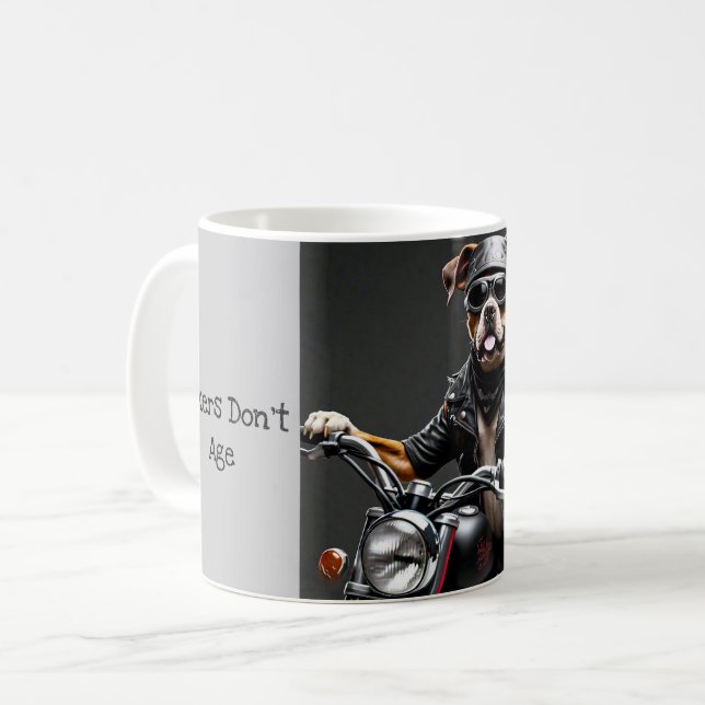 Big Dog auf Motorrad mit alternder Sentiment-Tasse Kaffeetasse (Vorderseite Links)