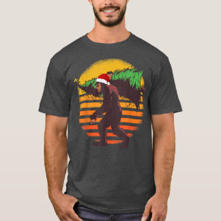 Big Foot Squatching im Wald mit Weihnachtsbaum und T-Shirt